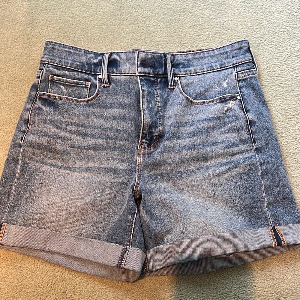 WHBM 5” high rise short size 4